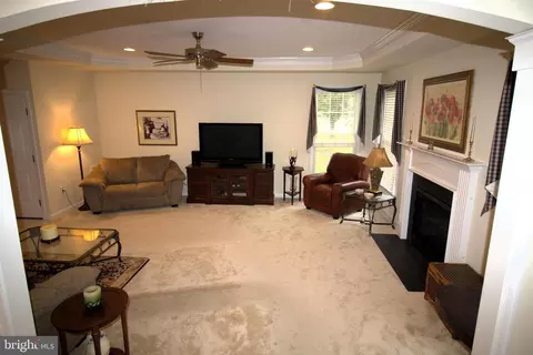 Living - 25392 Club Cir, Quantico, MD 21856 photo 3 of 4