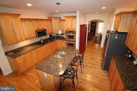 Kitchen - 25392 Club Cir, Quantico, MD 21856 photo 10 of 11