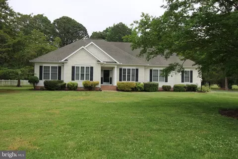 25392 Club Cir, Quantico, MD 21856