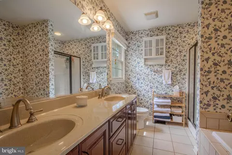 Bath - 26228 Evesboro Ln, Eden, MD 21822 photo 2 of 5