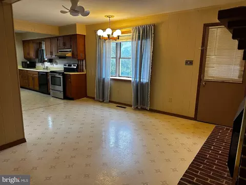 Living - 3871 Meadow Bridge Rd, Salisbury, MD 21804 photo 2 of 6