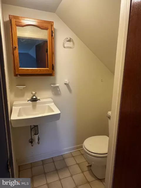 Bath - 3871 Meadow Bridge Rd, Salisbury, MD 21804 photo 3 of 3