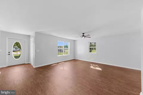 Living - 210 Bradley St, Hebron, MD 21830 photo 2 of 6