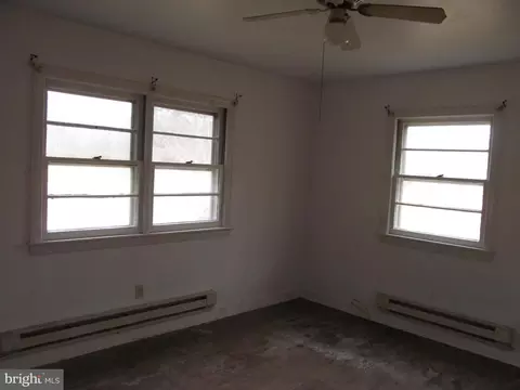 Bedroom - 3317 Texas Rd, Bivalve, MD 21814 photo 2 of 2