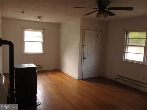 Living - 3317 Texas Rd, Bivalve, MD 21814 photo 3 of 5
