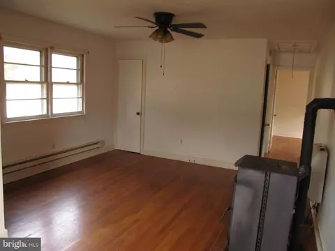 Living - 3317 Texas Rd, Bivalve, MD 21814 photo 2 of 5