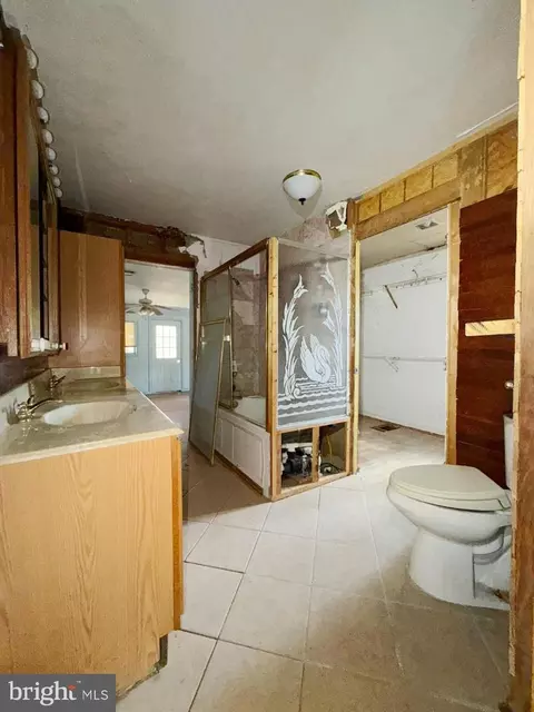 Bath - 1709 Emerson Ave, Salisbury, MD 21801 photo 6 of 6
