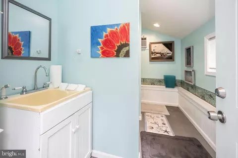 Bath - 8928 Lynch Dr, Delmar, MD 21875 photo 10 of 11