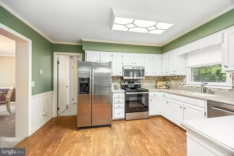 Kitchen - 8928 Lynch Dr, Delmar, MD 21875 photo 3 of 6