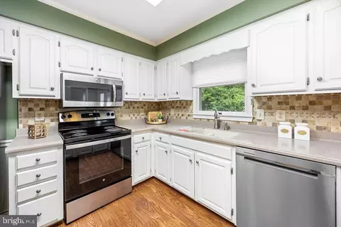 Kitchen - 8928 Lynch Dr, Delmar, MD 21875 photo 5 of 6