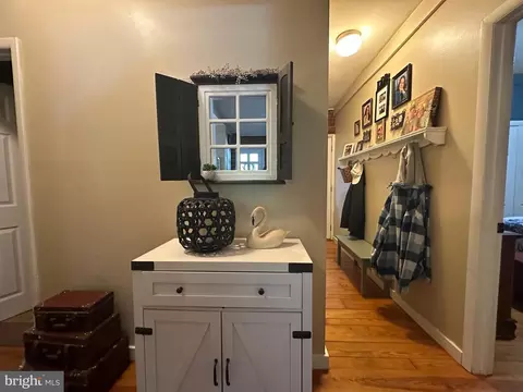 Entry Way - 28407 Old Eden Rd, Eden, MD 21822 photo 2 of 3