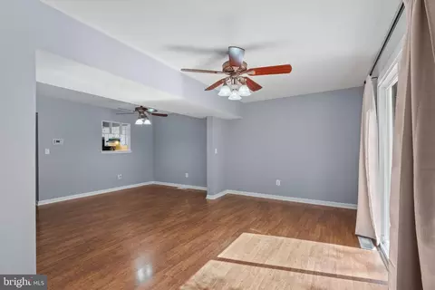 Living - 731 Hemlock St, Salisbury, MD 21804 photo 3 of 3
