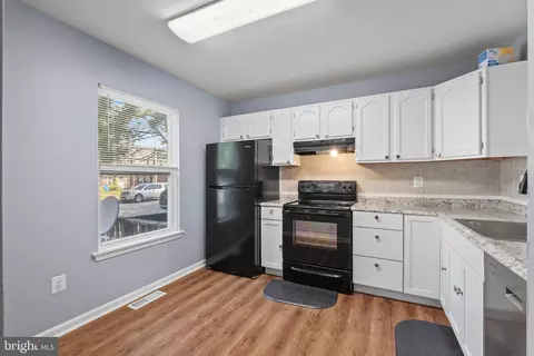 Kitchen - 731 Hemlock St, Salisbury, MD 21804 photo 2 of 3