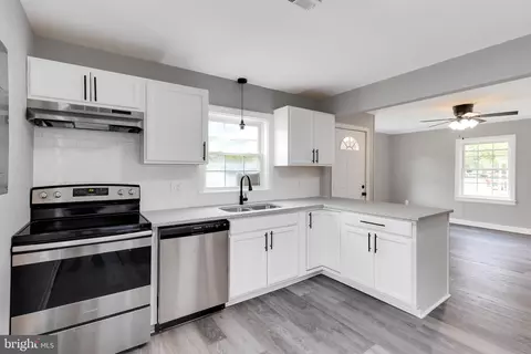 Kitchen - 30536 Bennett Rd, Salisbury, MD 21804 photo 2 of 2