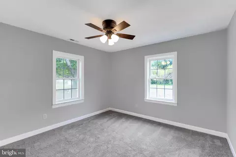 Bedroom - 30536 Bennett Rd, Salisbury, MD 21804 photo 2 of 3