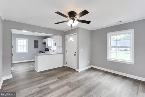 Living - 30536 Bennett Rd, Salisbury, MD 21804 photo 1 of 4