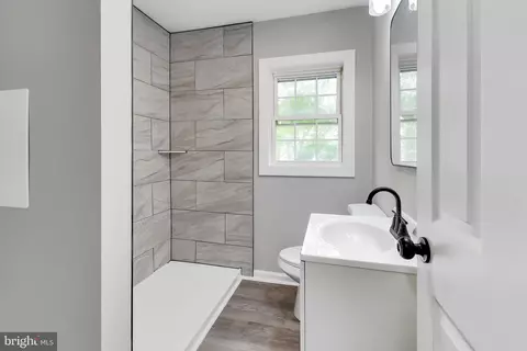 Bath - 30536 Bennett Rd, Salisbury, MD 21804 photo 2 of 2
