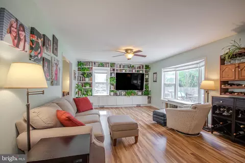 Living - 30119 Providence Dr, Salisbury, MD 21804 photo 2 of 3