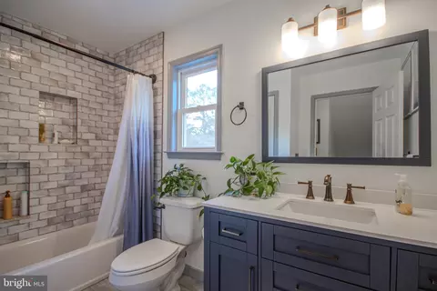 Bath - 30119 Providence Dr, Salisbury, MD 21804 photo 5 of 6