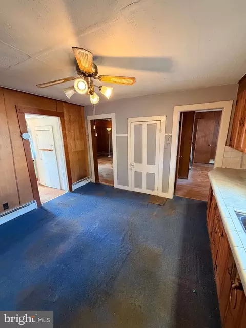 Entry Way - 211 E Lillian St, Hebron, MD 21830 photo 1 of 3