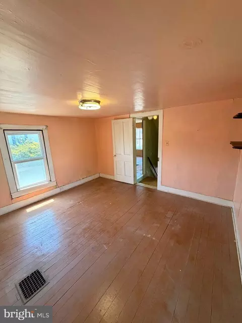 Bedroom - 211 E Lillian St, Hebron, MD 21830 photo 5 of 5