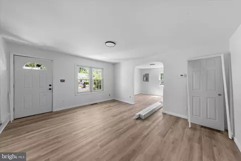 Entry Way - 226 North Blvd, Salisbury, MD 21801 photo 1 of 14