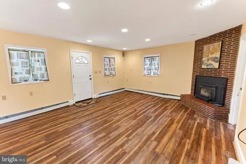 Living - 518 Loblolly Ln, Salisbury, MD 21801 photo 6 of 8