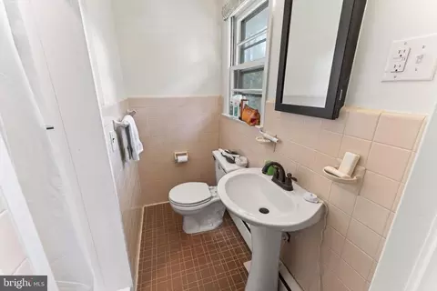 Bath - 518 Loblolly Ln, Salisbury, MD 21801 photo 4 of 8