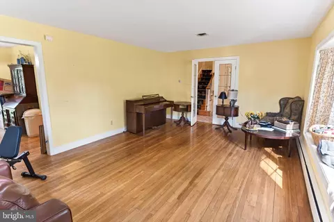 Living - 518 Loblolly Ln, Salisbury, MD 21801 photo 3 of 8