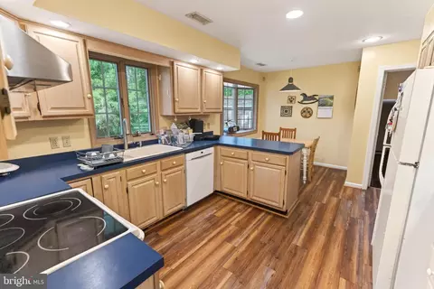 Kitchen - 518 Loblolly Ln, Salisbury, MD 21801 photo 3 of 4