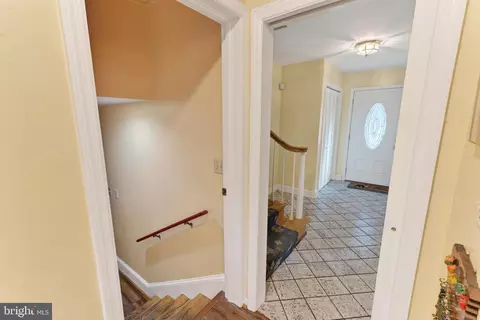 Entry Way - 518 Loblolly Ln, Salisbury, MD 21801 photo 6 of 10