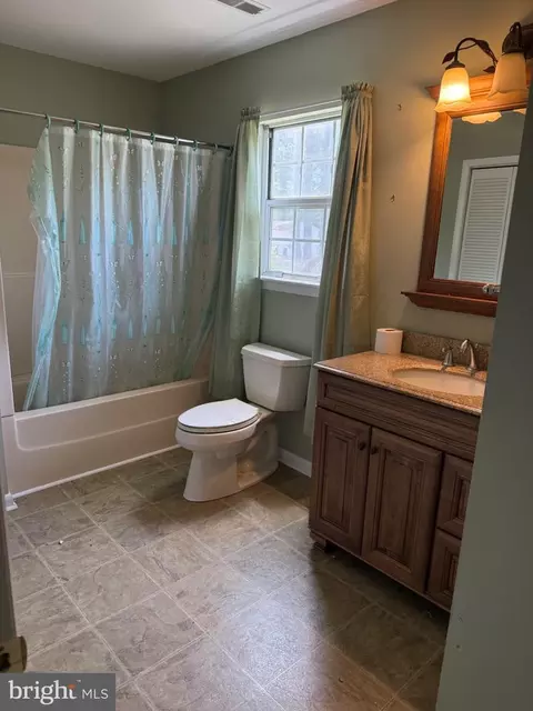 Bath - 1715 Emerson, Salisbury, MD 21801 photo 2 of 3