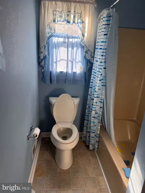 Bath - 1715 Emerson, Salisbury, MD 21801 photo 1 of 1