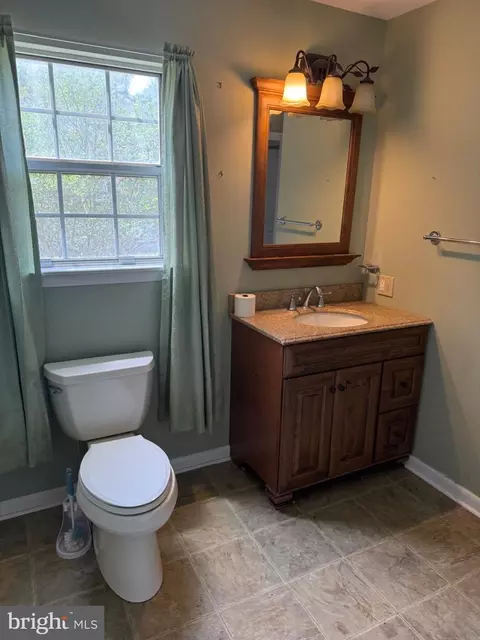 Bath - 1715 Emerson, Salisbury, MD 21801 photo 3 of 3