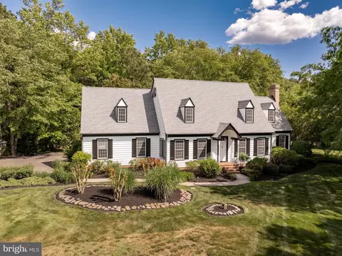 30611 Foxchase Dr, Salisbury, MD 21804