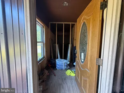 Entry Way - 1214 Johnson Rd, Salisbury, MD 21804 photo 5 of 8