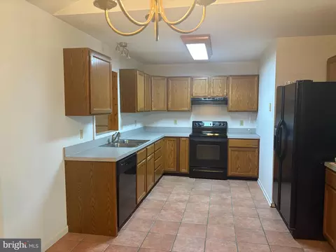 Kitchen - 207 Thrasher Way, Salisbury, MD 21804 photo 4 of 5