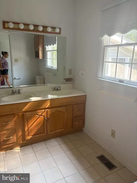 Bath - 207 Thrasher Way, Salisbury, MD 21804 photo 5 of 20