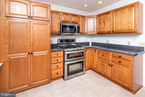 Kitchen - 1048 E Schumaker Manor Dr, Salisbury, MD 21804 photo 2 of 7