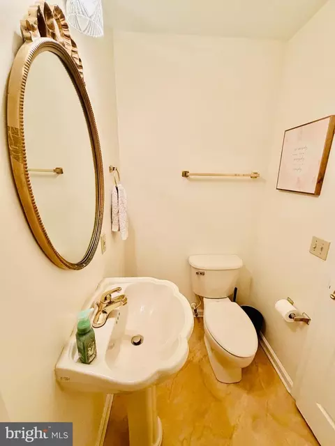Bath - 1048 E Schumaker Manor Dr, Salisbury, MD 21804 photo 2 of 8