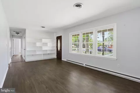 Living - 103 Whayland Dr, Hebron, MD 21830 photo 2 of 5