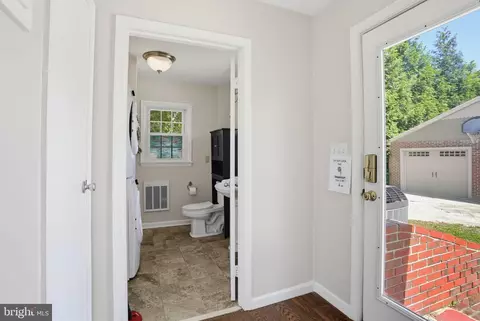 Entry Way - 103 Whayland Dr, Hebron, MD 21830 photo 4 of 5