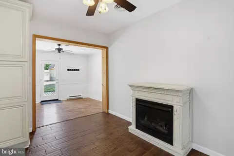 Entry Way - 103 Whayland Dr, Hebron, MD 21830 photo 2 of 5