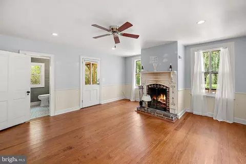 Living - 23826 River St, Quantico, MD 21856 photo 7 of 13