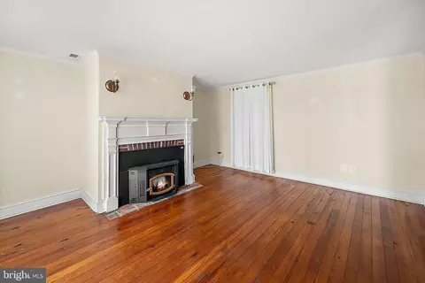 Living - 23826 River St, Quantico, MD 21856 photo 11 of 13