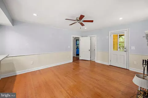Living - 23826 River St, Quantico, MD 21856 photo 6 of 13