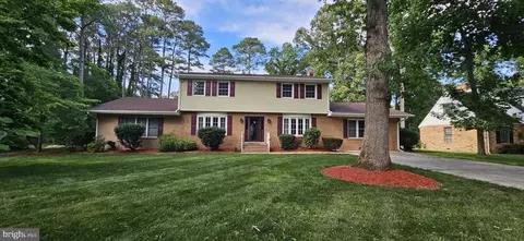 8300 Robin Hood Dr, Salisbury, MD 21804