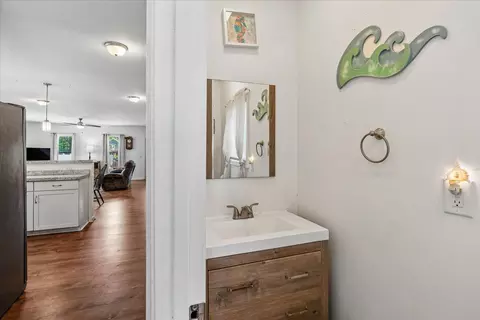 Bath - 113 East St, Delmar, MD 21875 photo 1 of 2