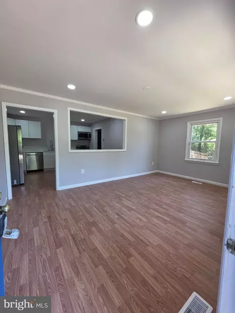 Living - 1706 Samuel Ln, Salisbury, MD 21801 photo 1 of 2