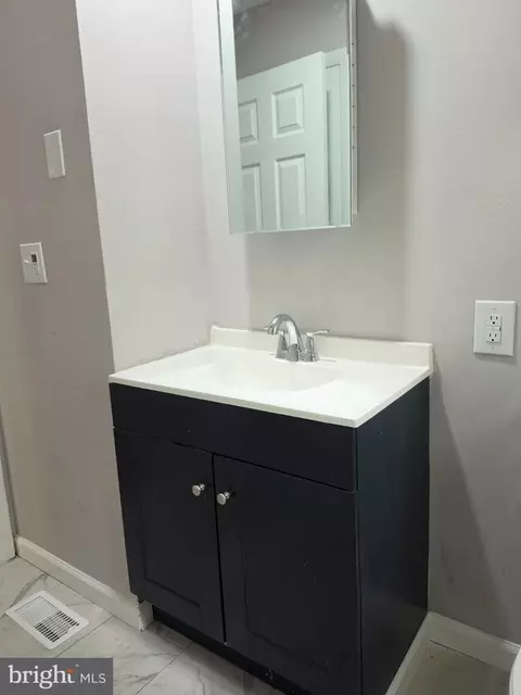 Bath - 1706 Samuel Ln, Salisbury, MD 21801 photo 5 of 6